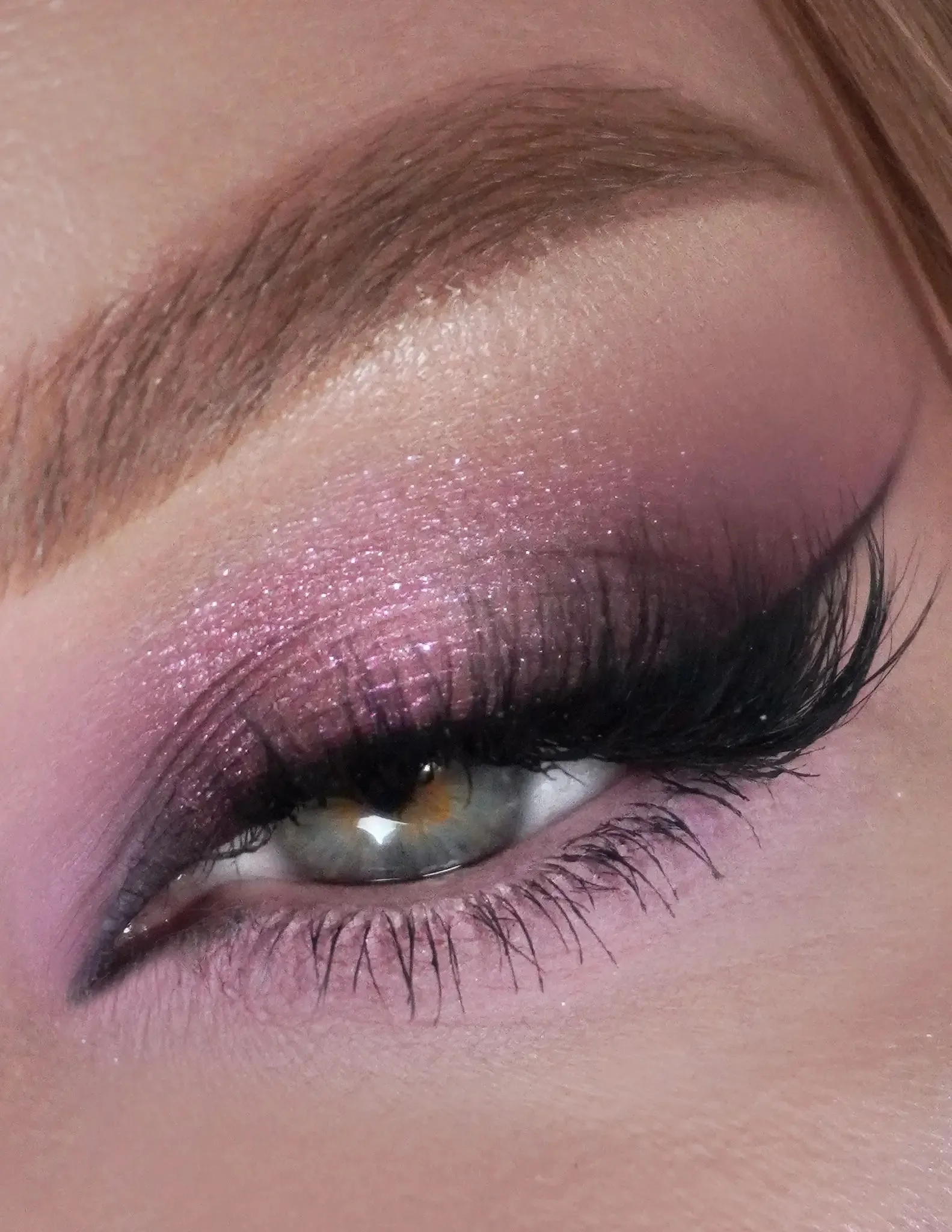 #06 Light Pink Eyeshadow Glitter