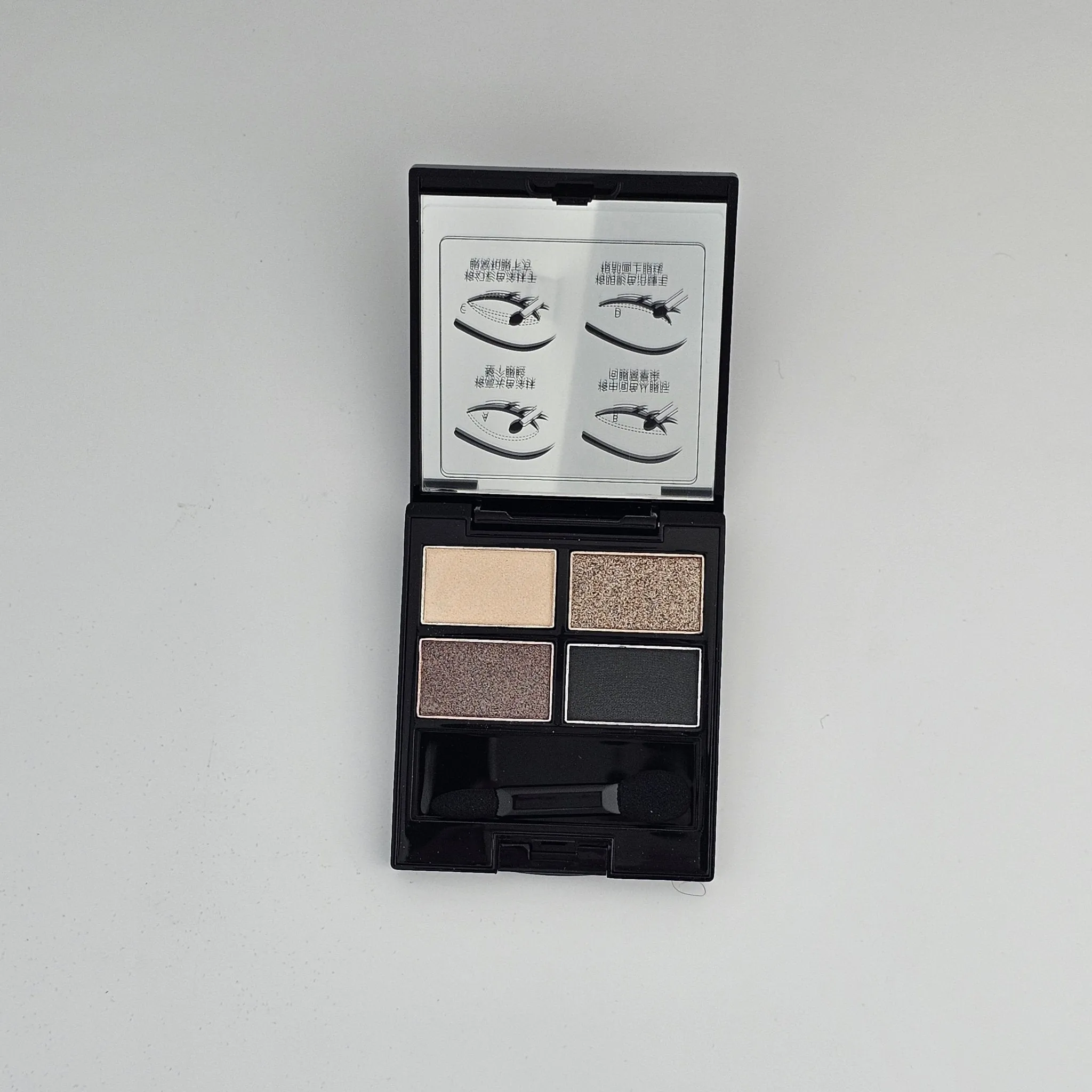 CZEL Four Color Eyeshadow Tray – Sleek & Professional Looks