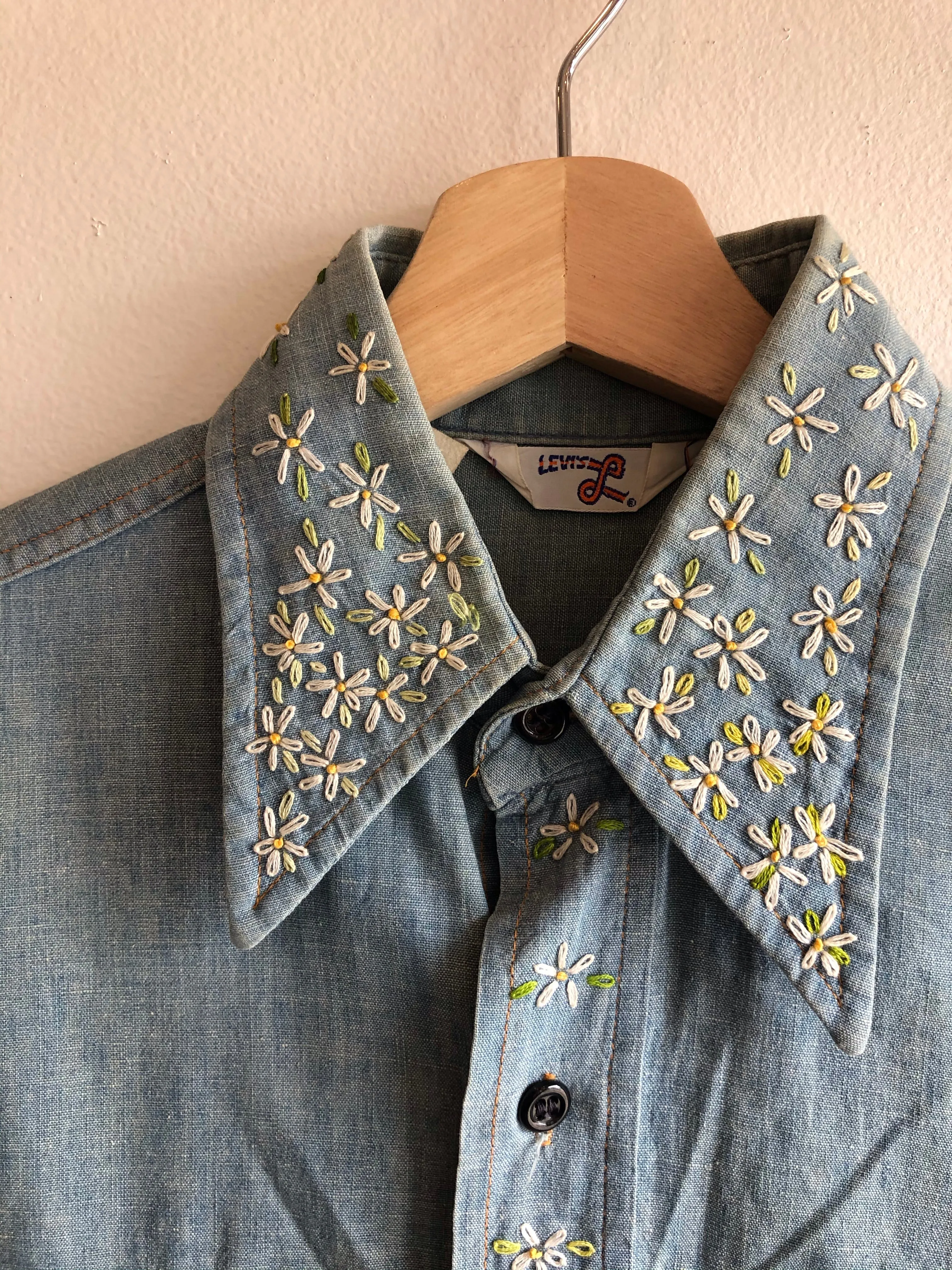 Vintage 1970s Levis Embroidered Chambray Button-Up Shirt